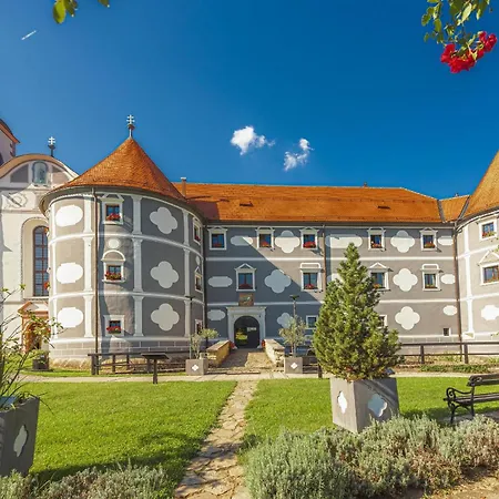 Smajdek Farm Near Thermal Spas & Nature Park Apartment Podsreda